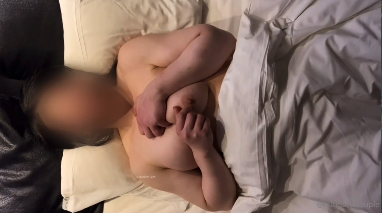 花50万整型美女主播变身猫女挑逗sm然后开插很是淫荡还放尿在丝袜上还舔尿