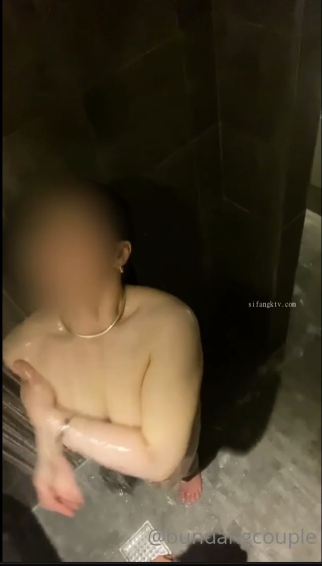 “91独发”我骗了他跟你在一起，你轻一点，下期预告“伴娘”